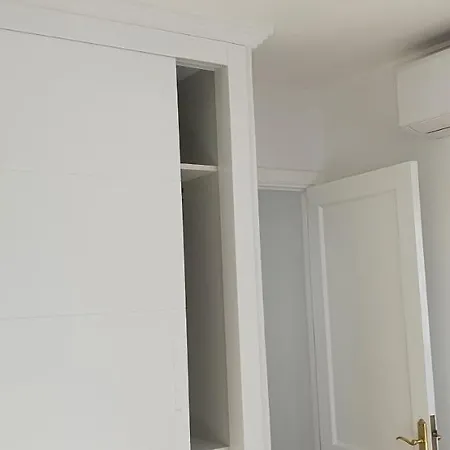 Barber Brisas شقة